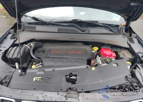 2019 Jeep Compass Latitude 4X4 z USA, uszkodzony, nr VIN 3C4NJDBB1KT648171